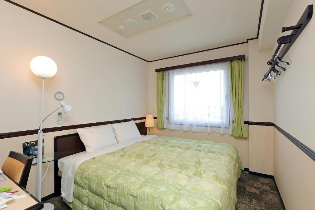 Toyoko Inn Hirosaki Ekimae חדר תמונה