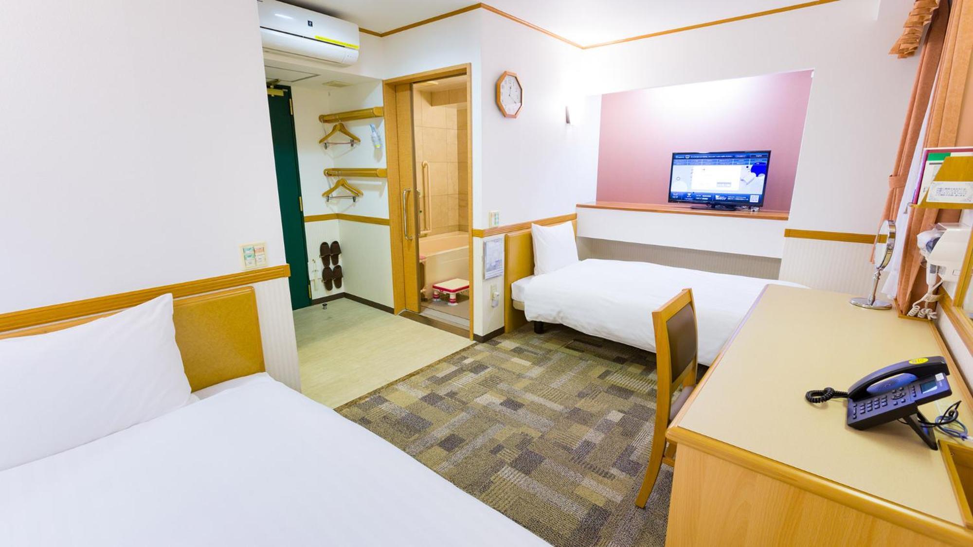 Toyoko Inn Hirosaki Ekimae חדר תמונה